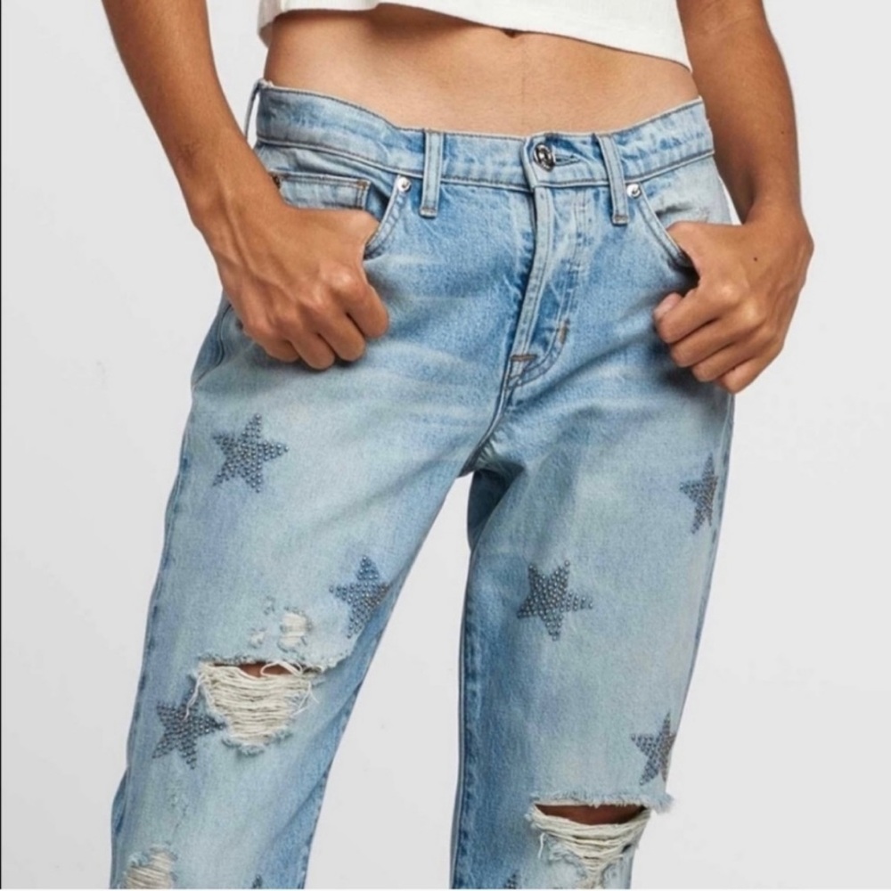 🇺🇸 Hudson Jeans Light Wash Straight Leg Distressed Denim with Stars! ⭐️